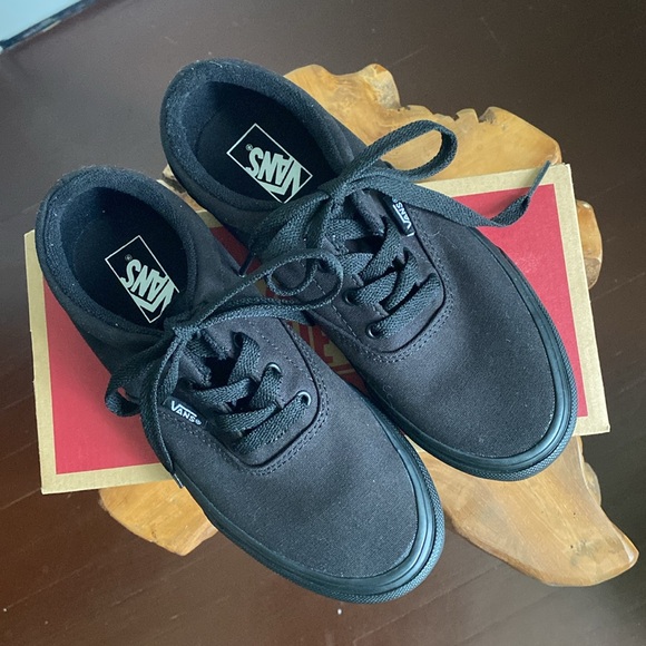 Vans Doheny Black/Black Canvas Classic Shoe - Picture 2 of 6